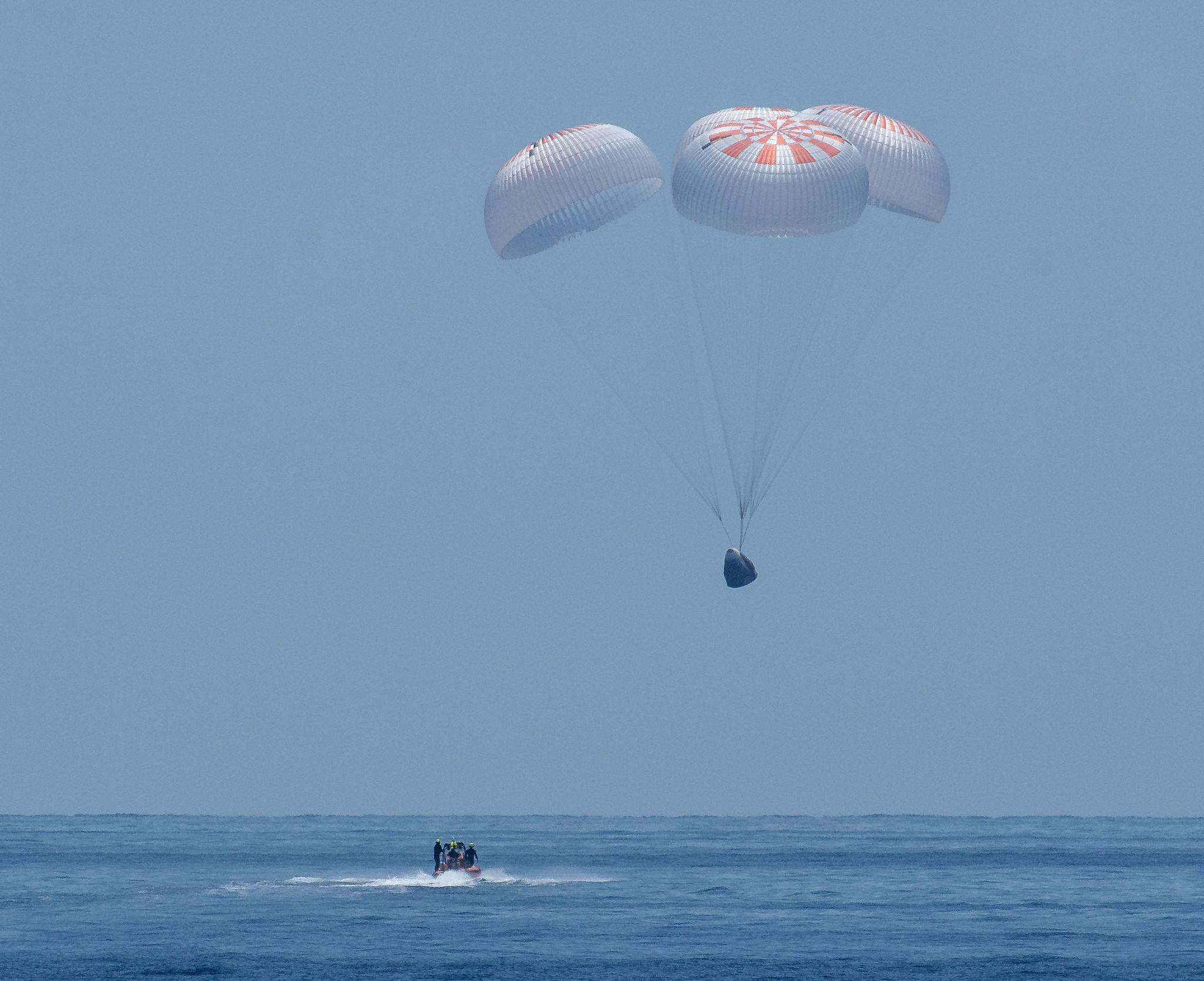 Crew Dragon splashdown successfully SPACE Curiosity